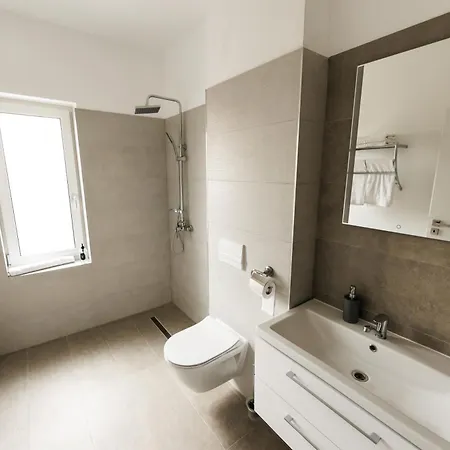 Apartment Visaj Nova